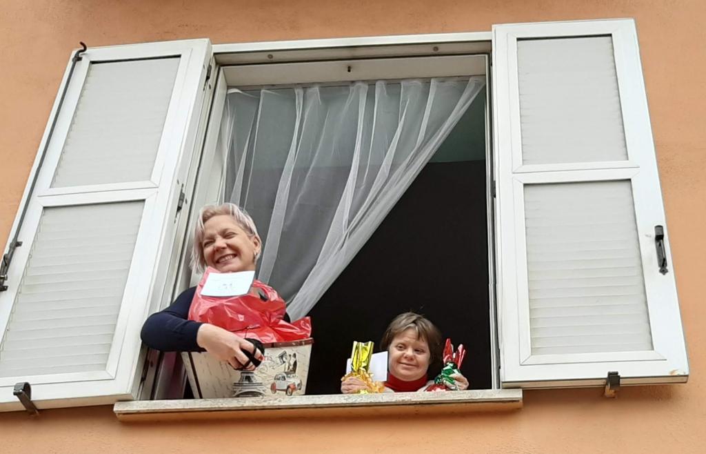 Dans les rues de Rome, le Noël des amis handicapés a permis de surmonter l'isolement de nombreuses personnes